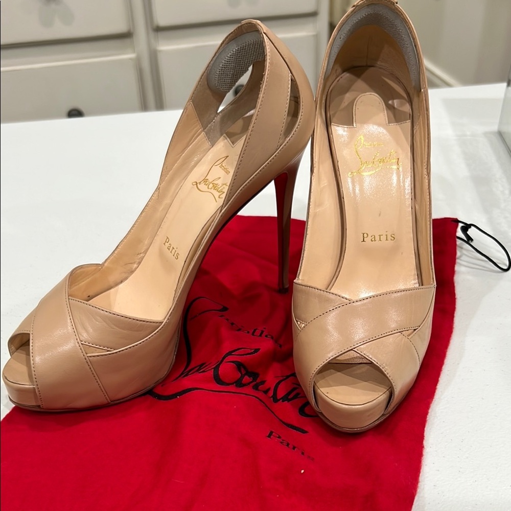 Christian Louboutin Women's Tan Peep-Toe Heels Academa 120